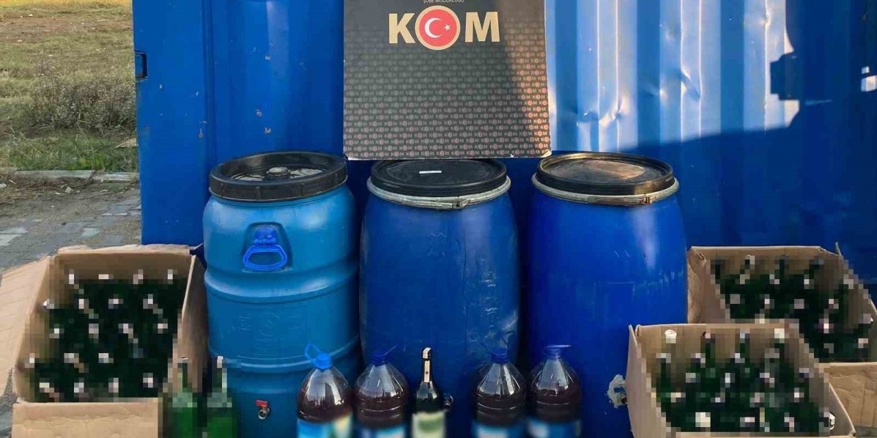 Aydın’da polis ekipleri 374 litre sahte içki ele geçirdi