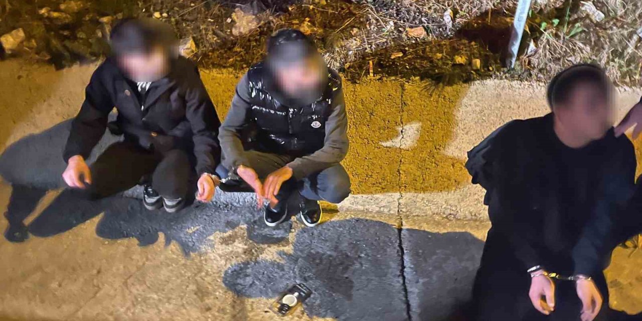 Aydın’da 23 düzensiz göçmen, 3 organizatör yakalandı
