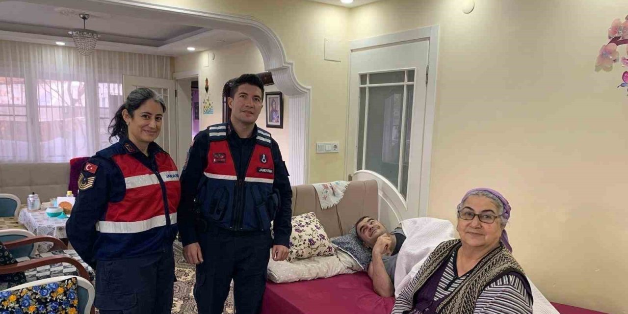 Jandarma’dan engelli vatandaşların yanında
