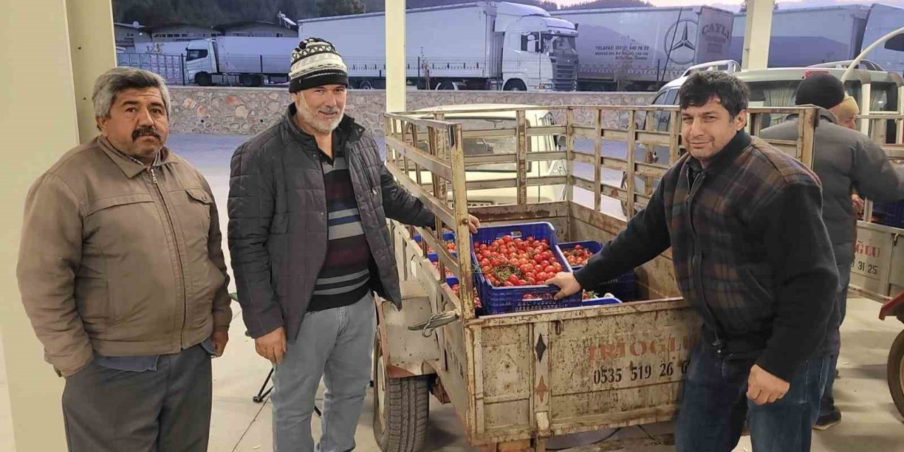 Büyükşehir hal esnafı ve üretici arasındaki sıkıntıları gideriyor