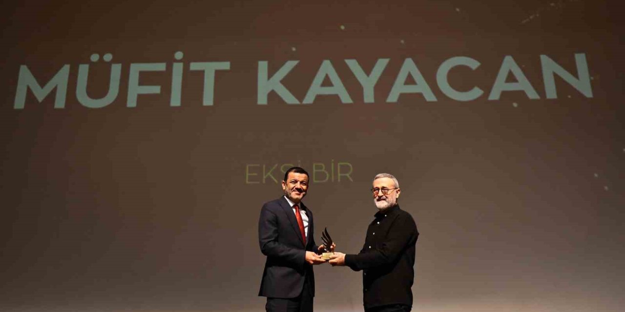 Ünlü sanatçı Kayacan’dan Başkan Çavuşoğlu’na övgü