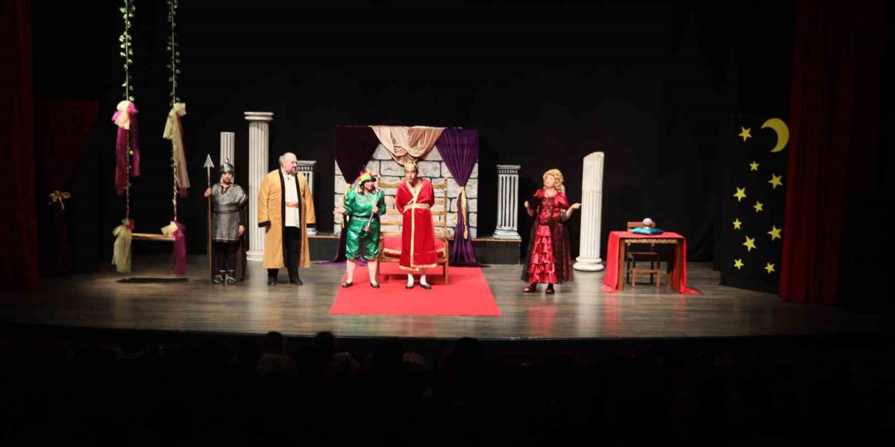 Başkan Çerçioğlu, Aydınlı çocukları tiyatro ile buluşturdu