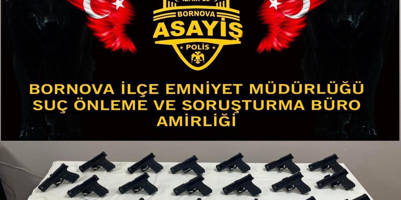 İzmir polisi, şüphelinin ’zula ev’ oyununu bozdu: 26 tabanca ele geçirildi