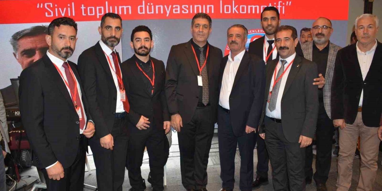 İzmir’deki Ağrılılar bir dönem daha Tekin Yalçın dedi