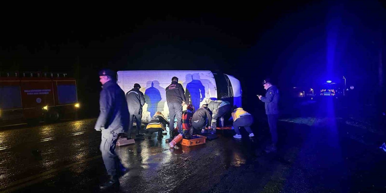 Fethiye’de devrilen minibüsün sürücüsü hayatını kaybetti