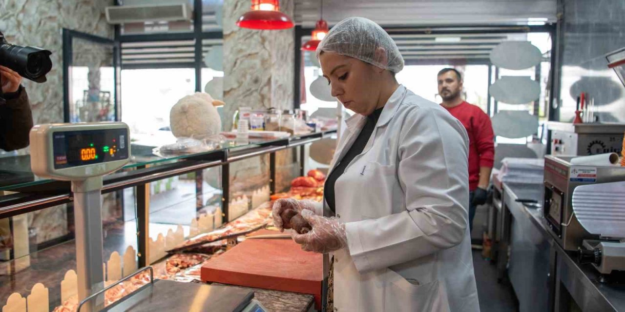 Kuşadası Belediyesi’nden kasaplara hijyen denetimi