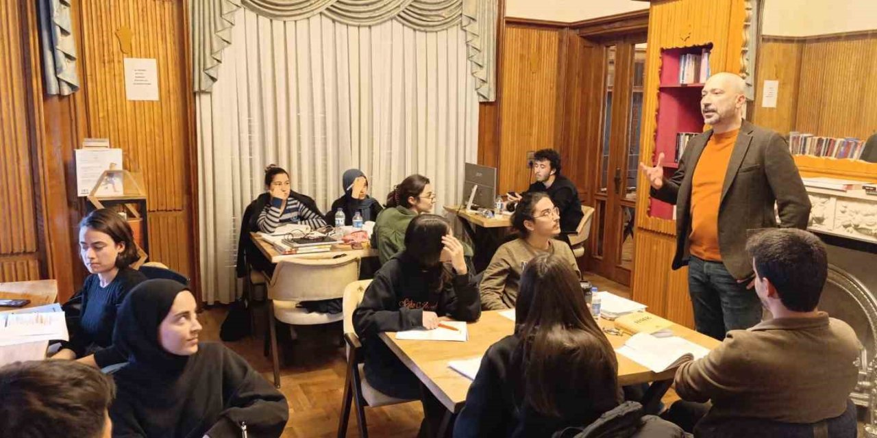 Söke’nin gençleri kitabevinden memnun