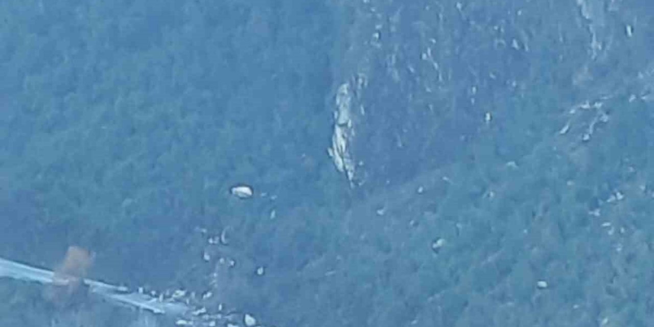 Köşk Ödemiş karayolunda heyelan