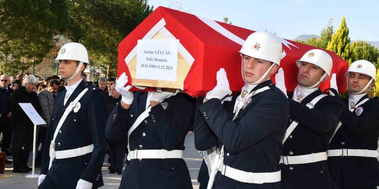 Görev esnasına hayatını kaybeden polis memuru için tören düzenlendi