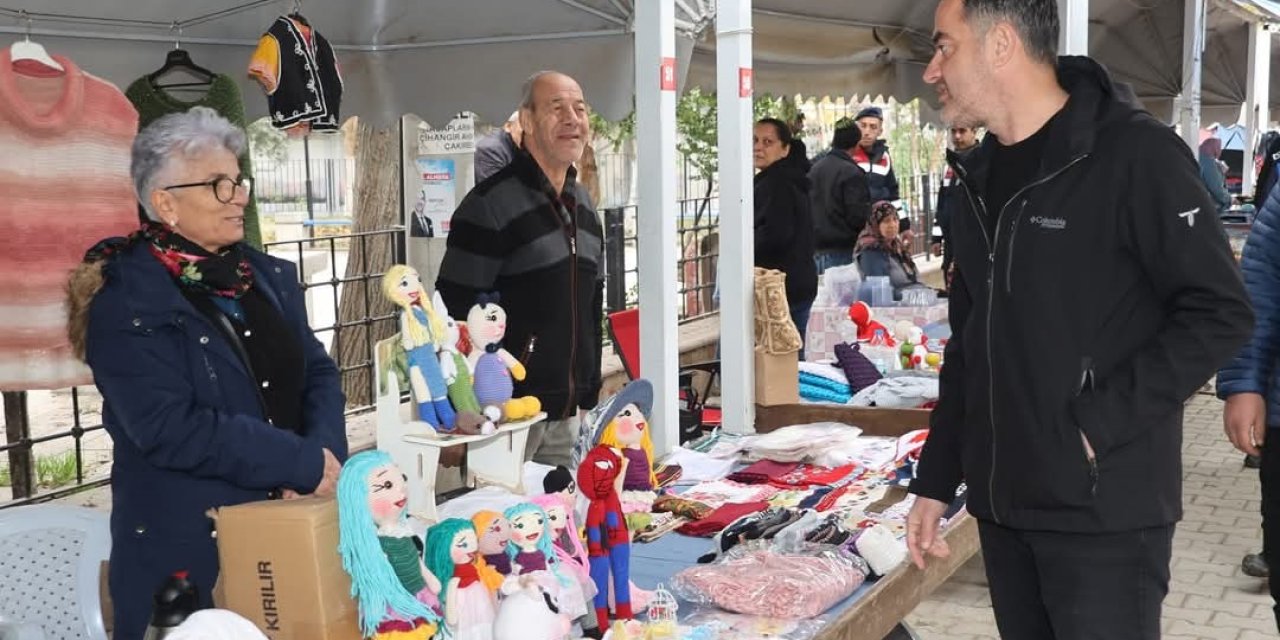 Başkanı Arıcı, Köylü ve Üretici Pazarı’nda vatandaşlarla buluştu