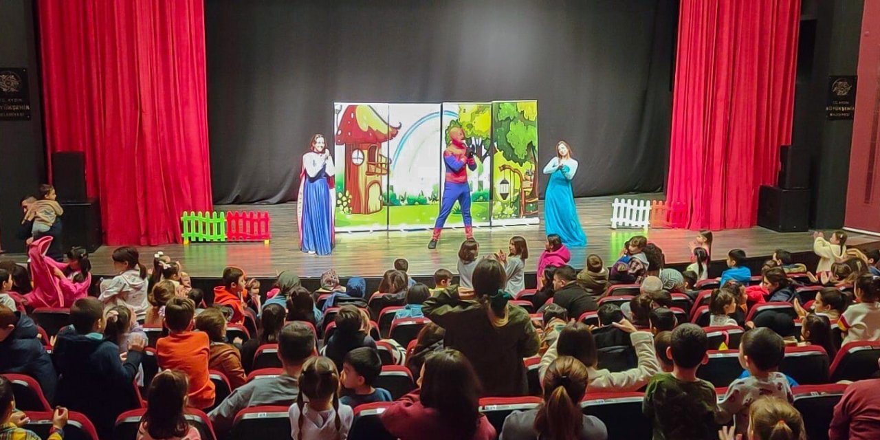 Efeler’in çocukları sanatla büyüyor