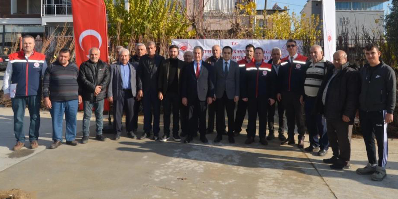 Buharkent’te üreticilere bin 300 kestane fidanı dağıtıldı