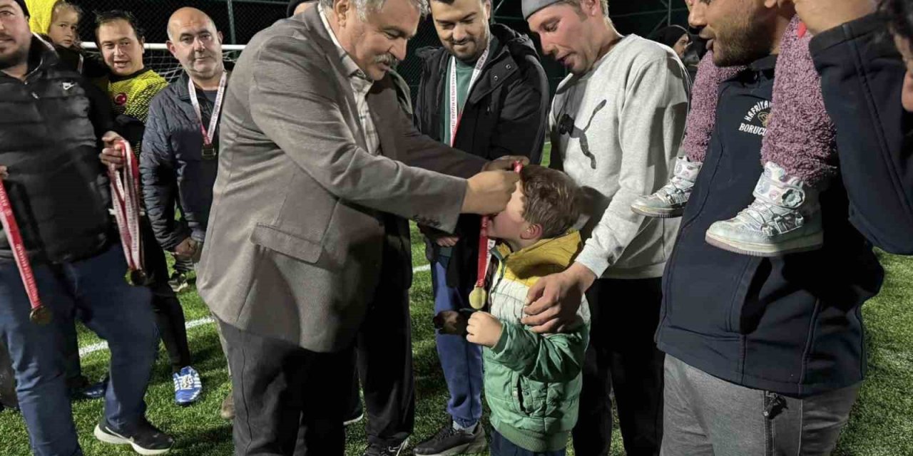 Beyağaç’ın şampiyonu Seferoğulları oldu