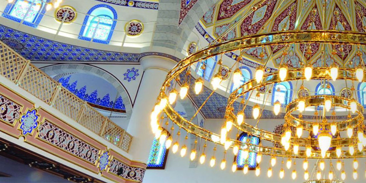 Cam kollu cami avizeleri zarafet ve fonksiyonun buluşması