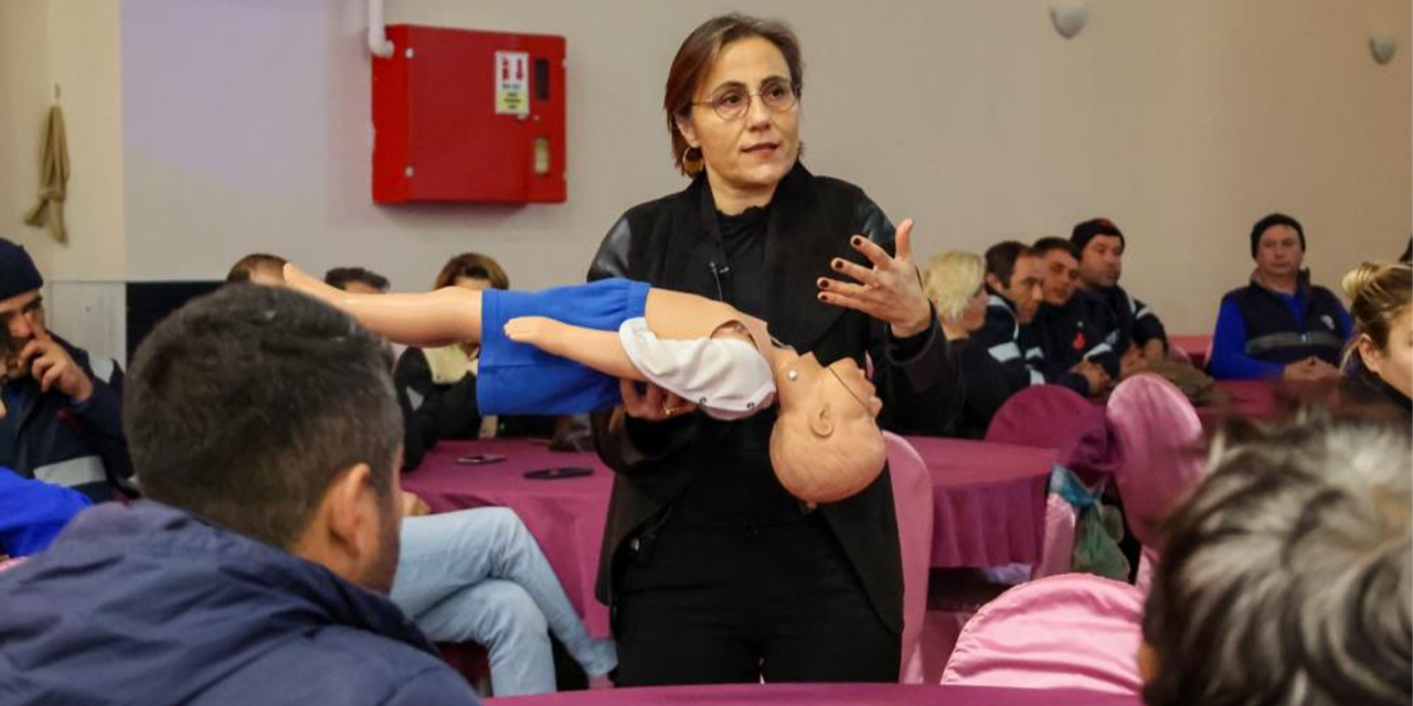 Efeler Belediyesi personeli eğitimlere devam ediyor