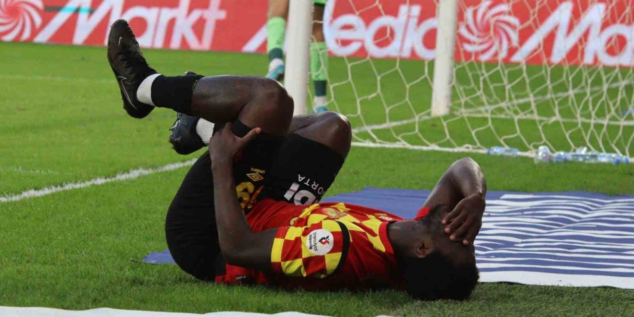 Göztepe’de Datro Fofana ameliyat oldu