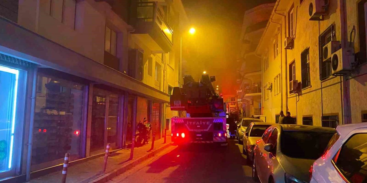 Sokağı saran yoğun duman panikletti