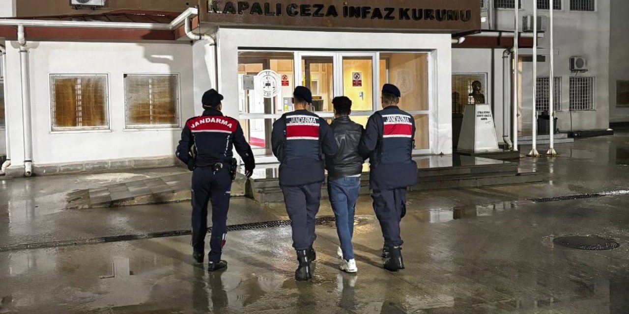 Düzensiz göçmenlerle yakalanan organizatör tutuklandı