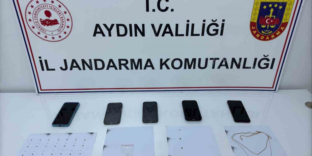Roma dönemine ait tarihi eserleri satmak isterken jandarmaya yakalandılar