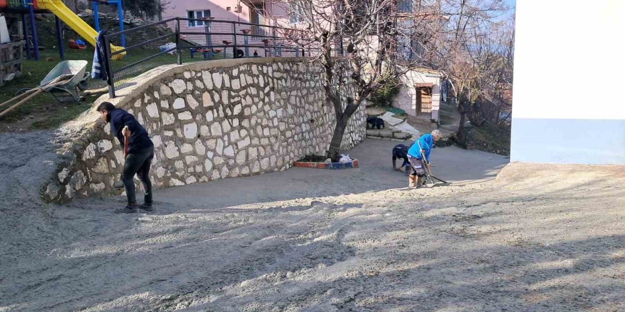 Babadağ’da yol iyileştirme çalışmaları sürüyor