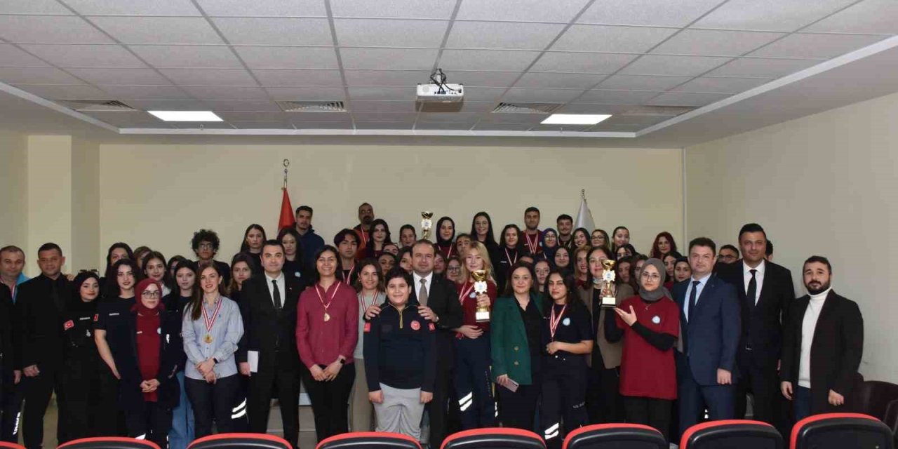 Üniversite öğrencilerine yönelik düzenlenen eğitim ve tatbikat, ödül töreni ile sona erdi