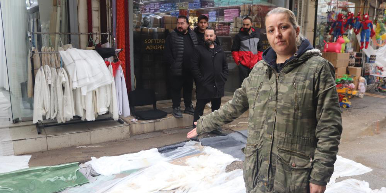 Tarihi çarşıdaki su ve çamura ‘halı ve perdeli’ çözüm