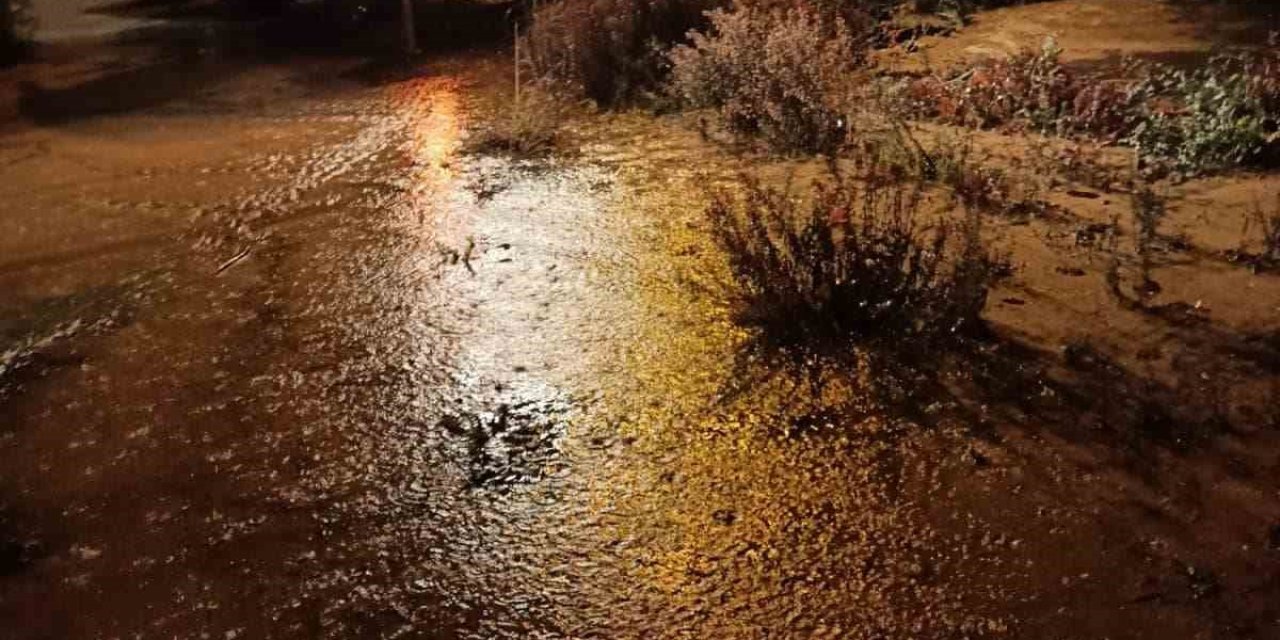 Karacasu Belediyesi taşkın bölgesinde tedbirleri aldı