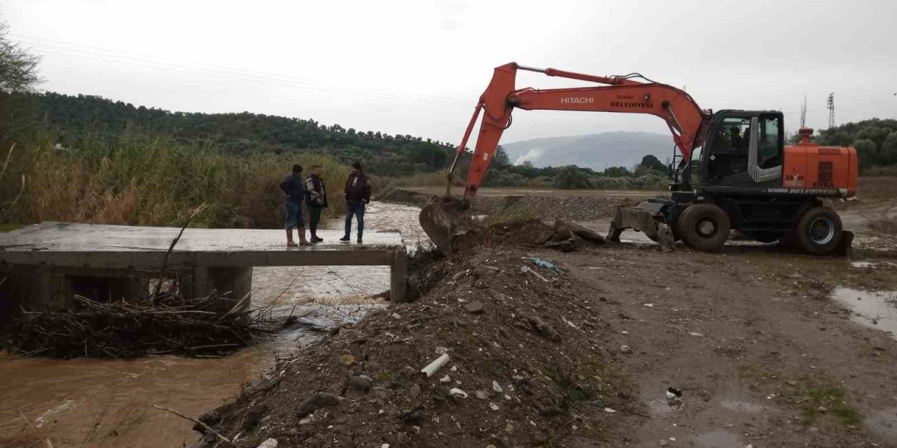 Sultanhisar’da belediye ekipleri iş başında