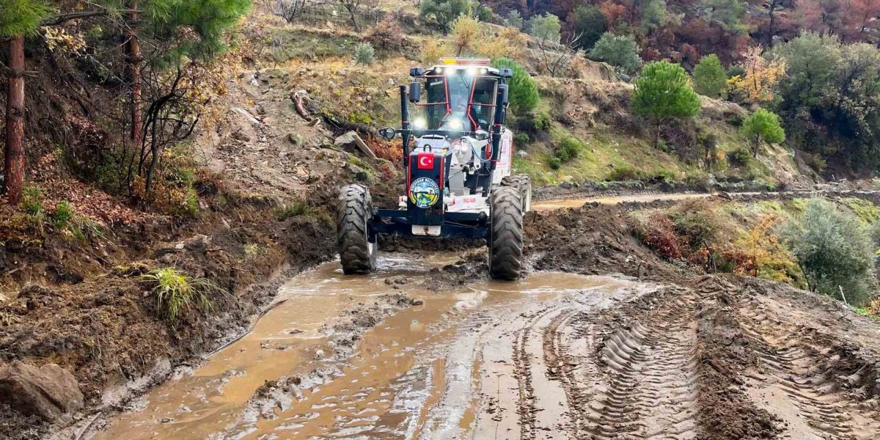 Bozdoğan Belediyesi’nden sağanak mesaisi