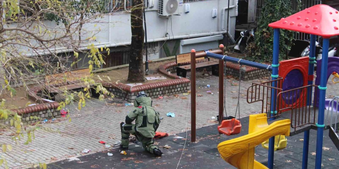 Çocuk parkında unutulan çanta, ekipleri harekete geçirdi