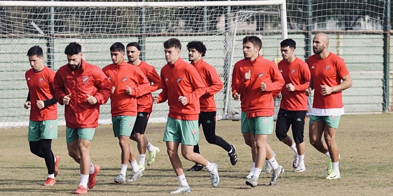 Karşıyaka’da oyuncular alacakları için TFF’ye başvuruyor