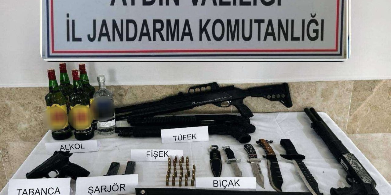İki eğlence mekanında ruhsatsız silah ele geçirildi
