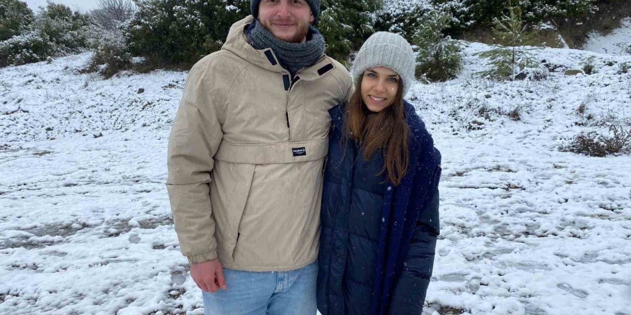 İzmir’in yüksek kesimleri beyaza büründü