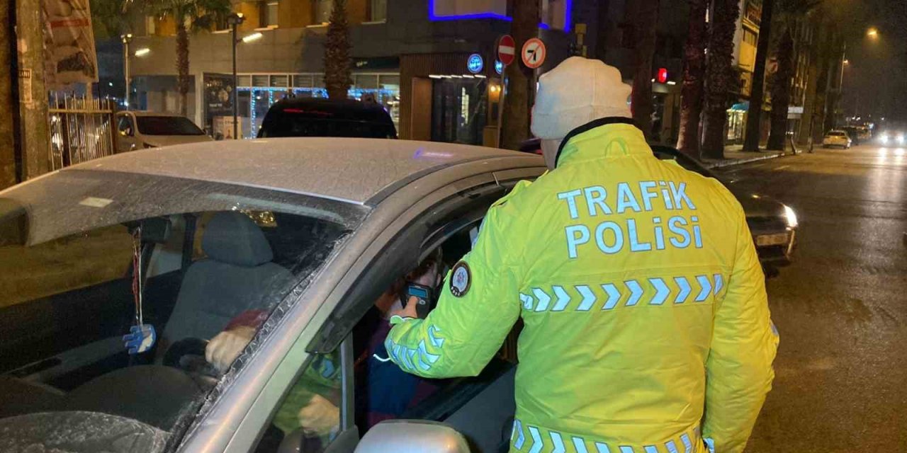 İzmir’de yılbaşı gecesi bin 432 trafik polisi görevde