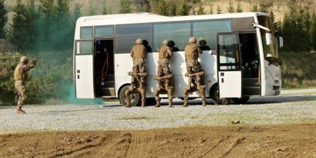 Aydın özel harekat polislerinden gerçeği aratmayan tatbikat