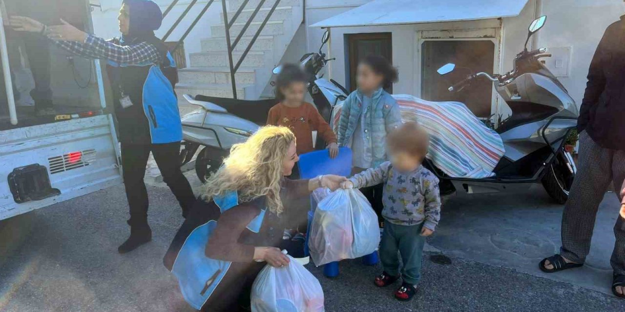 Bodrum Belediyesi’nden çocuklara oyuncak