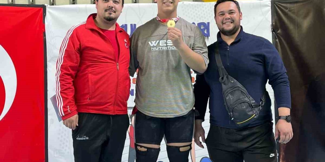 Denizlili Ali Osman halterde Türkiye Şampiyonu oldu
