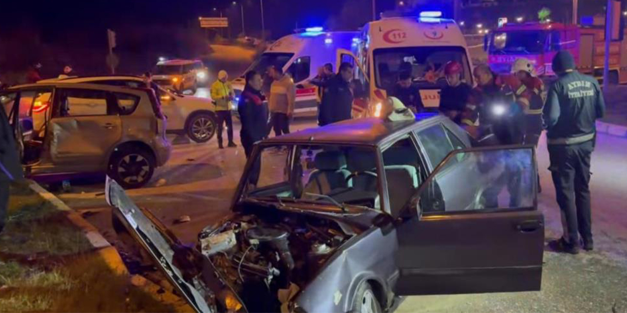 Söke'de kavşakta trafik kazası: Yaralılar var