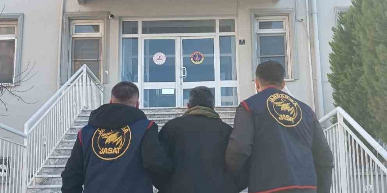 Hırsızlık suçundan aranan şahıs Söke’de yakalandı