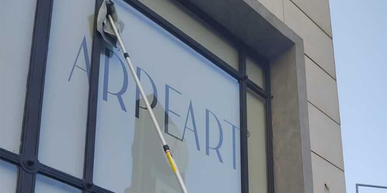 Temiz modern yaşam alanları için dış cephe temizliği