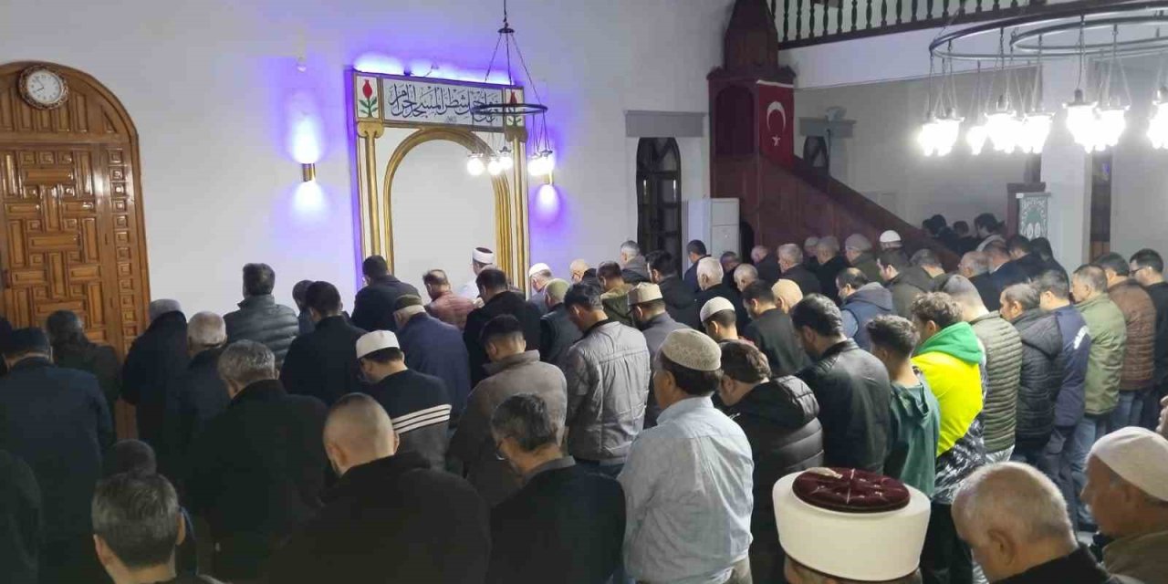 Köyceğiz’de Regaip Kandili dualarla ihya edildi