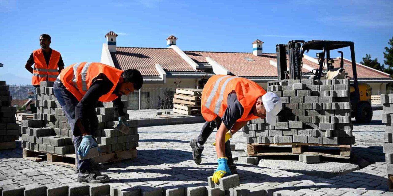 Kuşadası 2024 yılında 43 kilometre yeni yola kavuştu