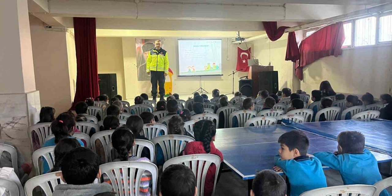 Koçarlı’da 86 öğrenciye trafik eğitimi verildi