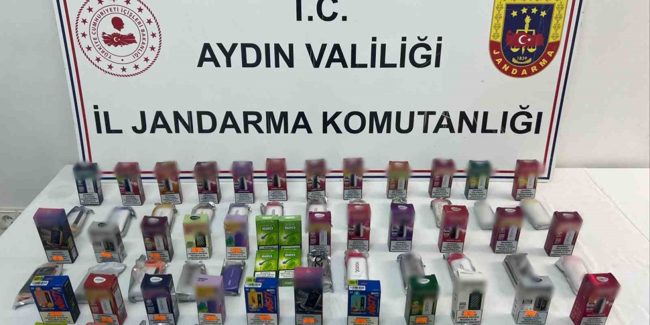 Kuşadası’nda sigara kaçakçılığı baskını: 2 gözaltı