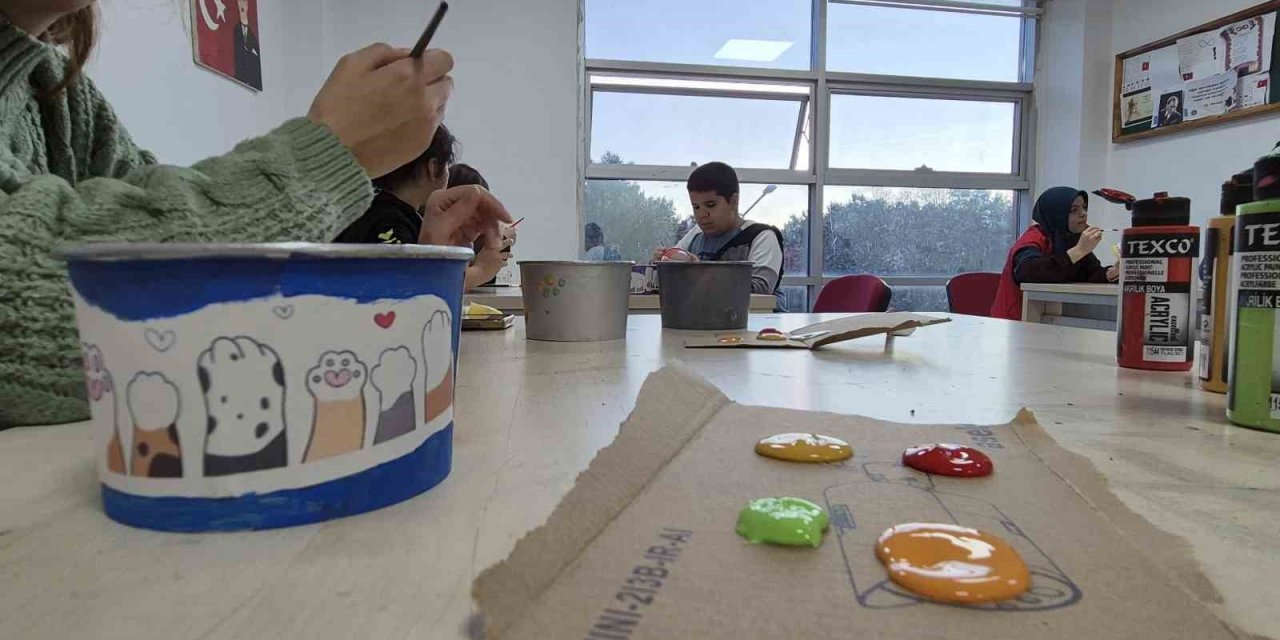 Muğla’da gönüllü gençlerden örnek davranış