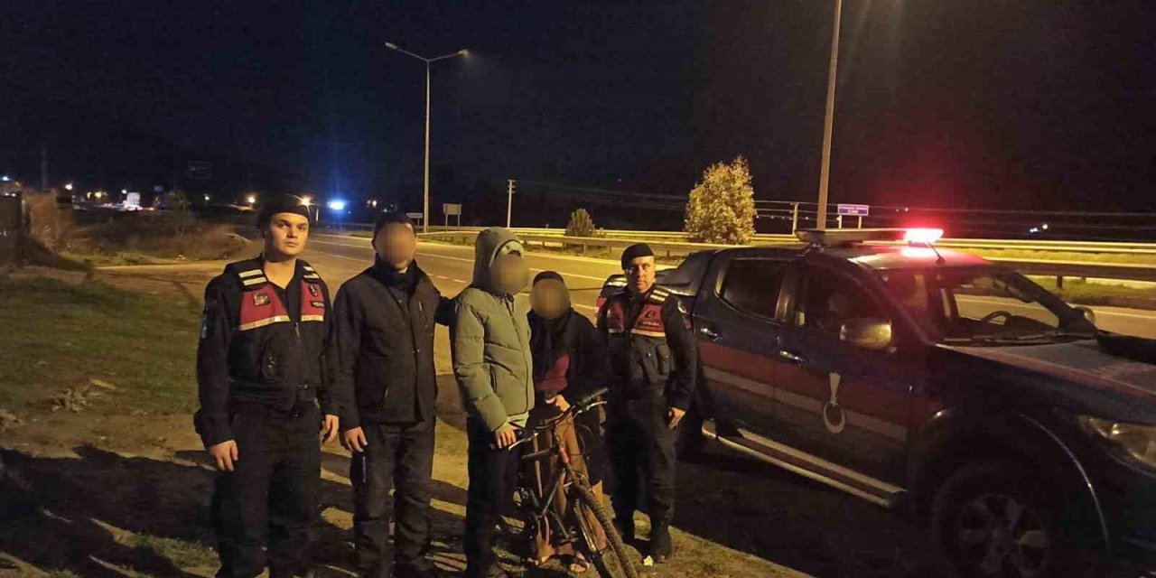 Zihinsel engelli kayıp çocuğu jandarma buldu