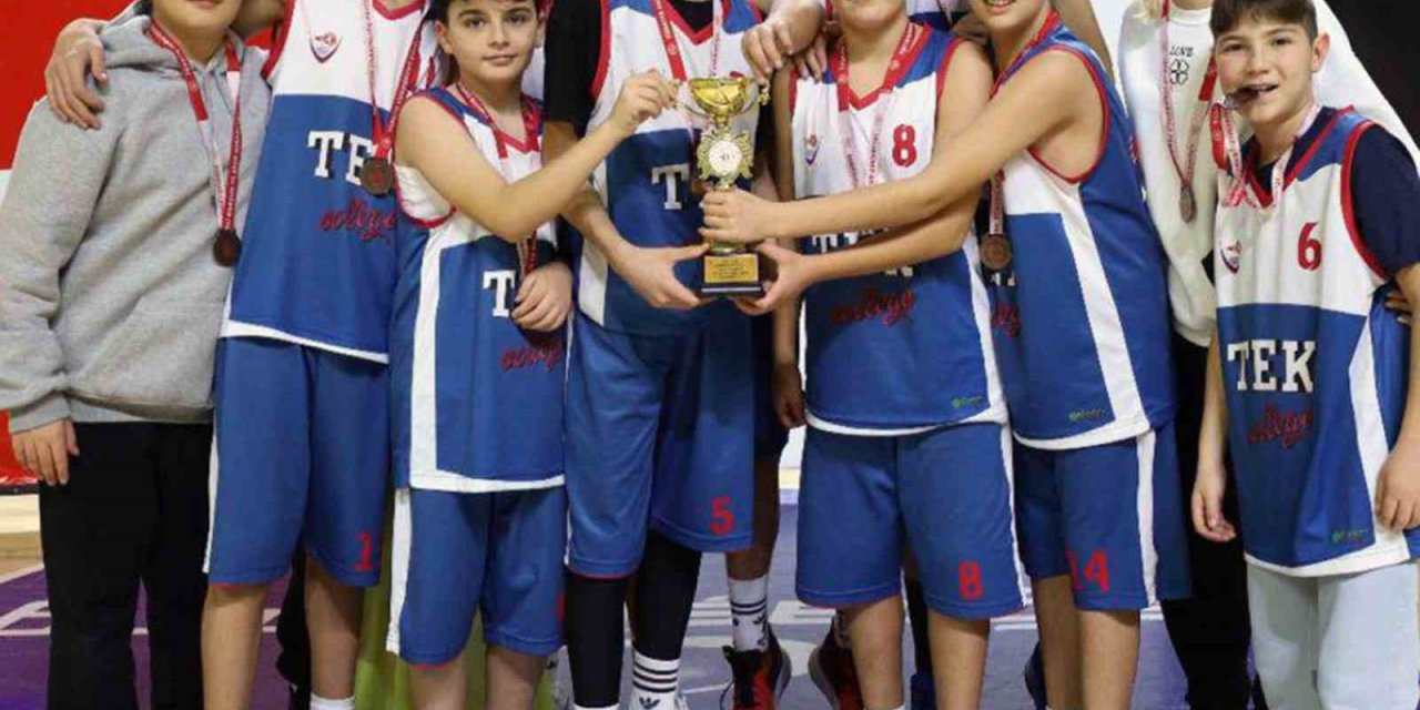 TEK Koleji Yıldız Erkekler Basketbol takımı il üçüncüsü oldu