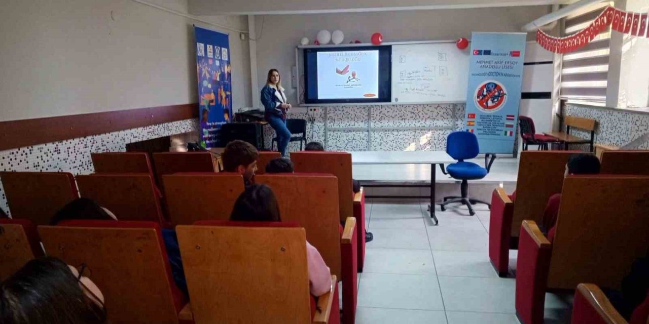 Nazilli’de öğrencilere ’Sigara ve Bağımlılıkla Mücadele Eğitimi’ verildi