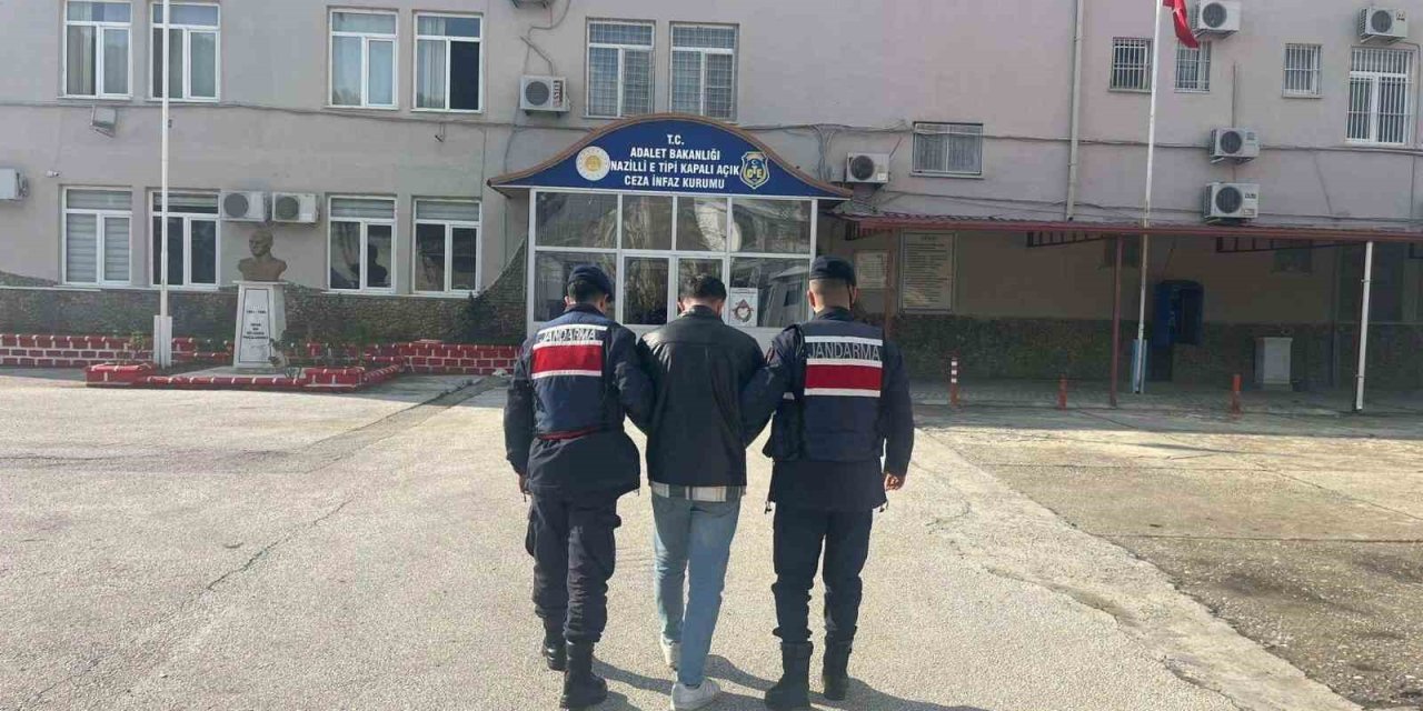 Uyuşturucu satışı yaparken suçüstü yakalandı