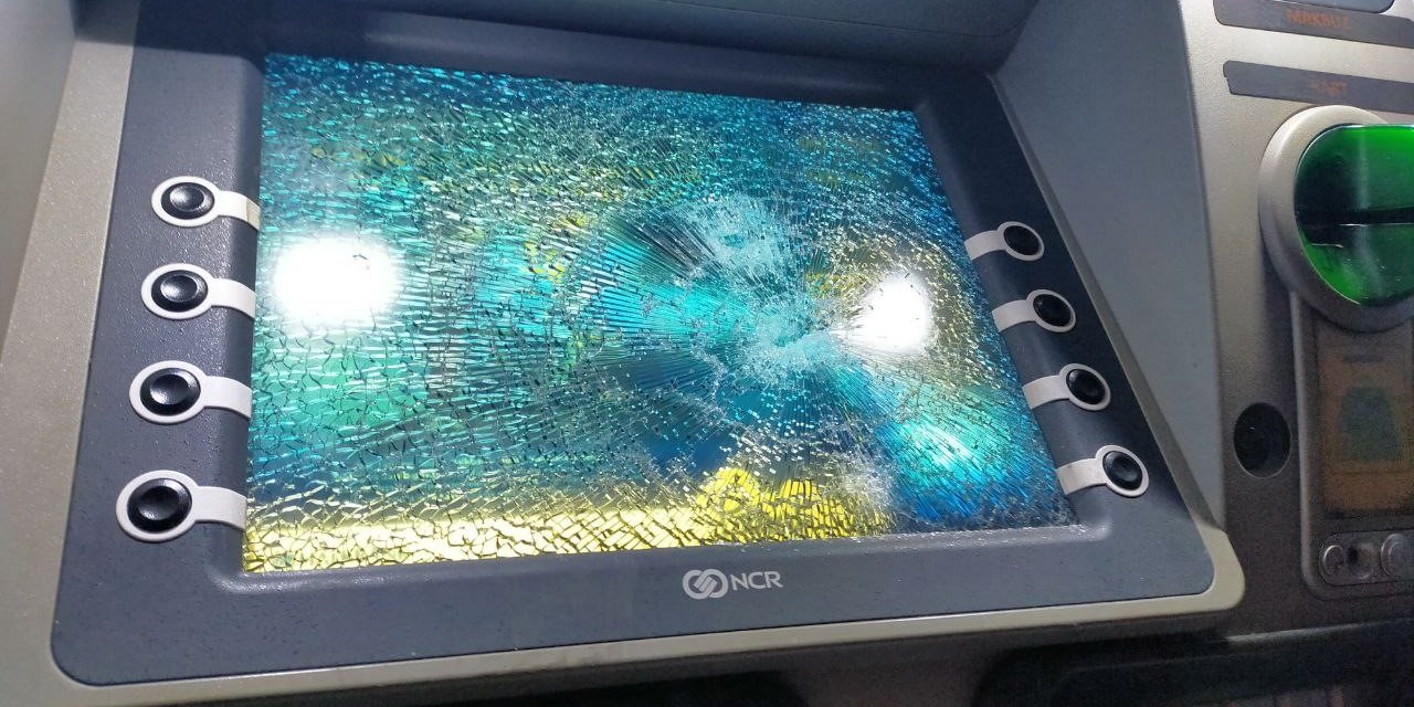 Aydın'da iş yerine ve ATM'ye saldırı